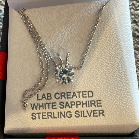 Jewelry - Diamond necklace